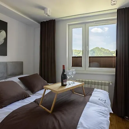 Czarny Flaming Apartmán *